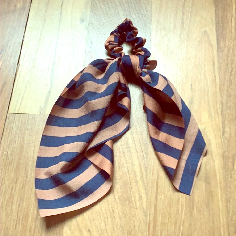 Ribbon Scrunchie!